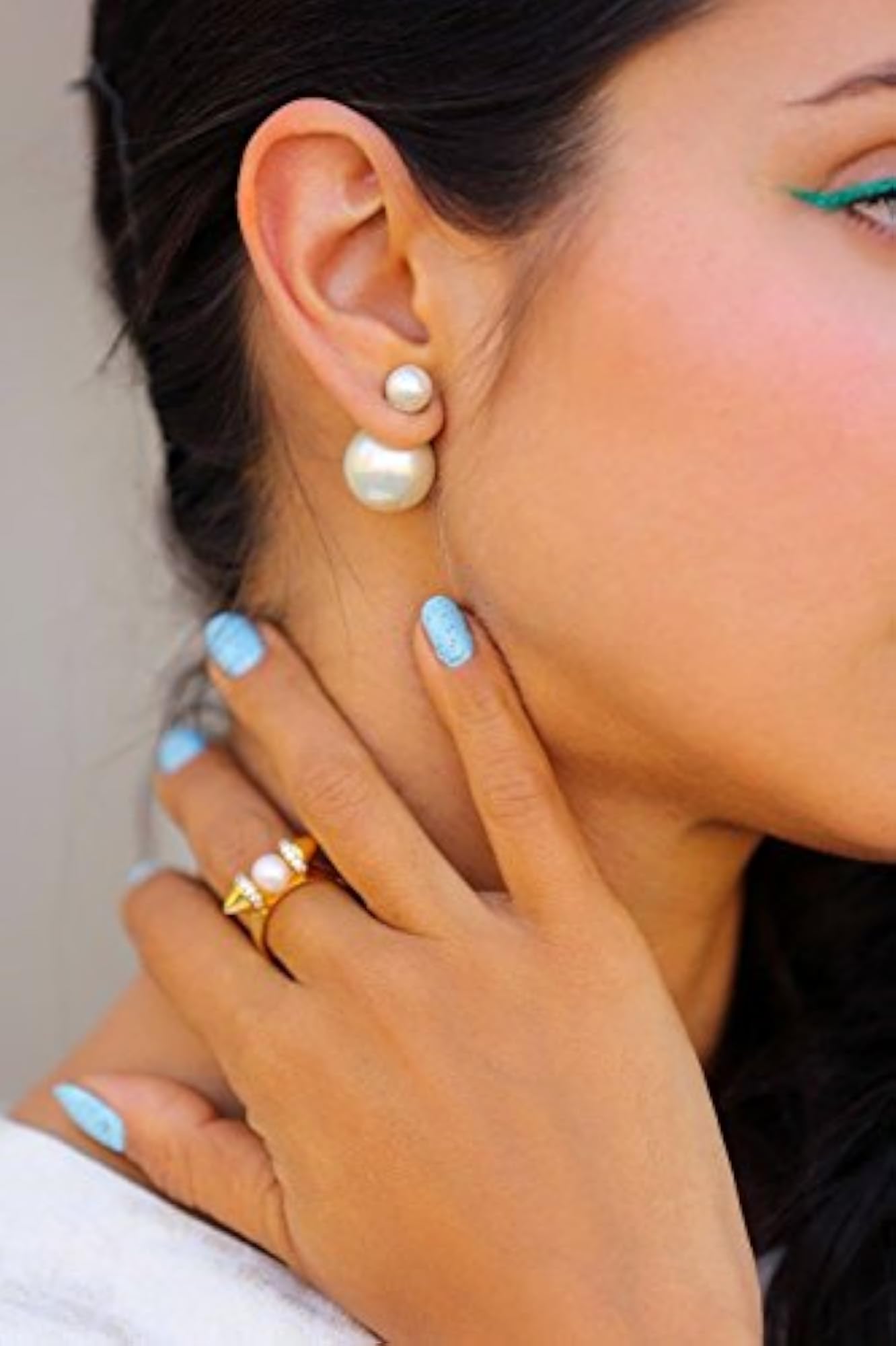 Pearl Stud Earring - Elegant Jewelry Accessory